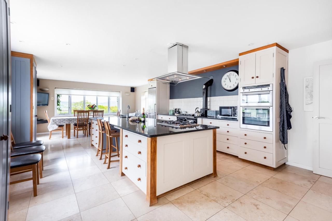 Copse Gate Farm Bed & Breakfast Bridport Bagian luar foto